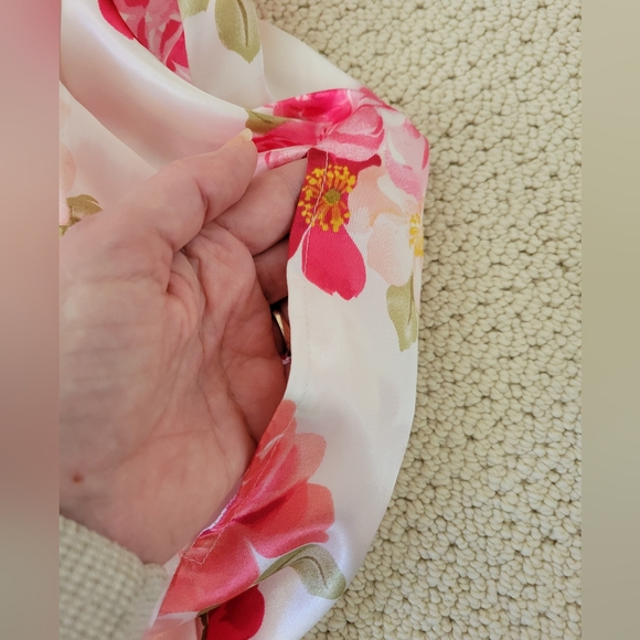 Morgan Taylor Floral Robe - Picture 11 of 13